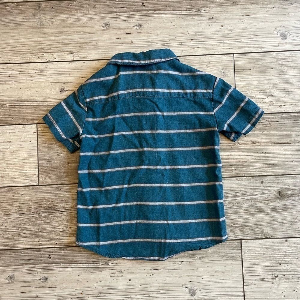 Volcom | Button Down Shirt | Size: 4T - Picture 2 of 5
